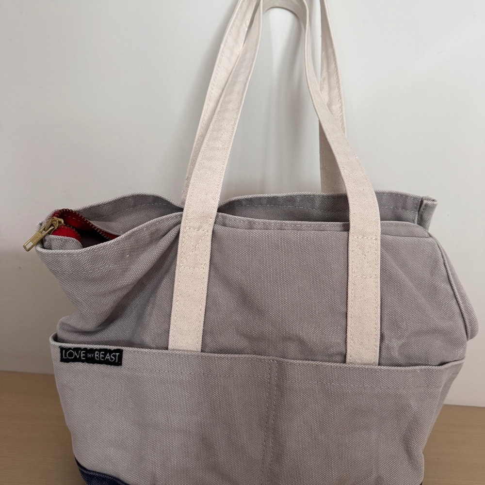 Love thy beast pet tote S